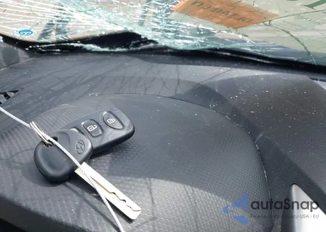 2016 Hyundai Veloster z USA, uszkodzony, nr VIN KMHTC6AD5GU302830